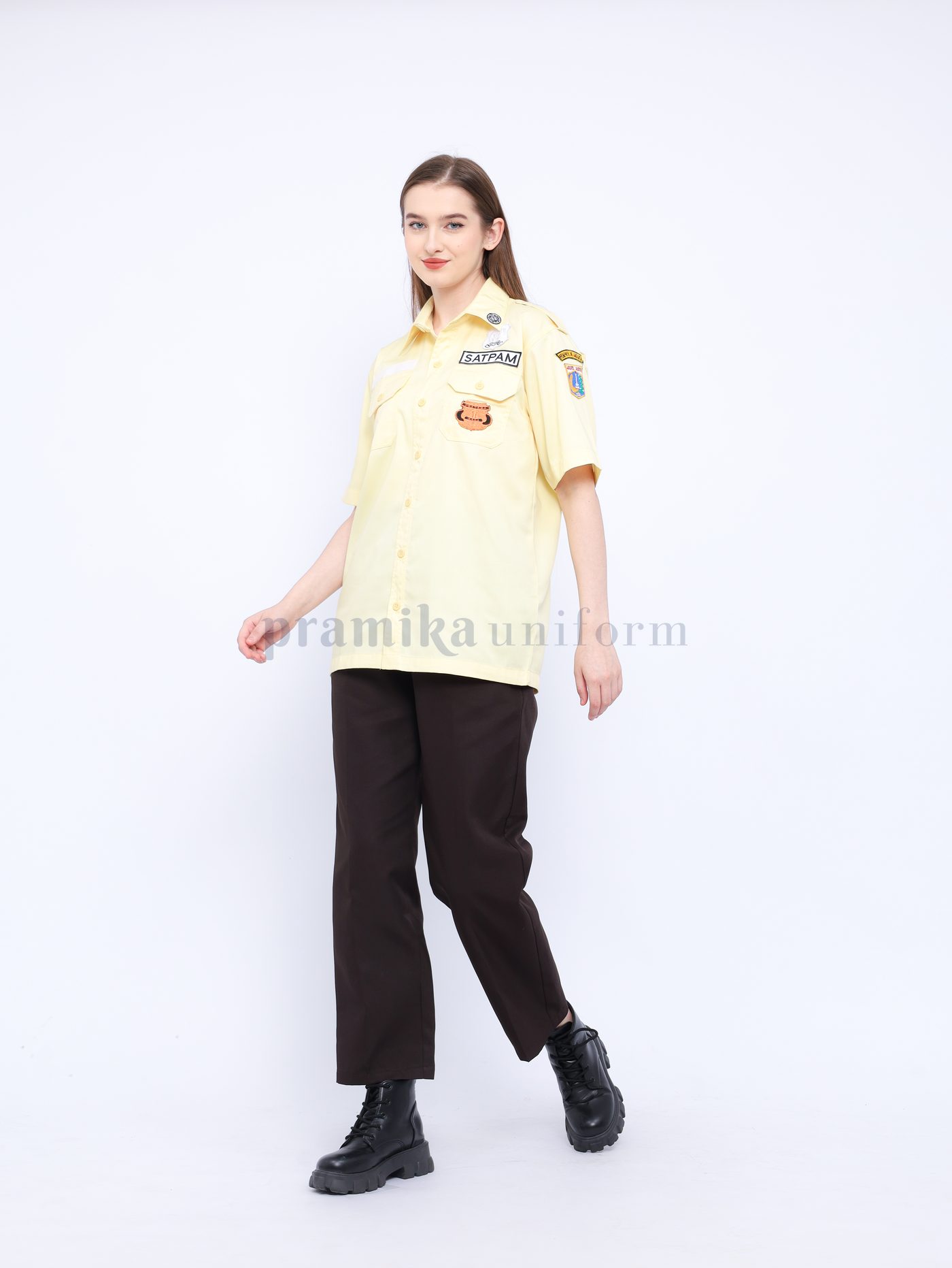 Seragam security wanita tampak samping
